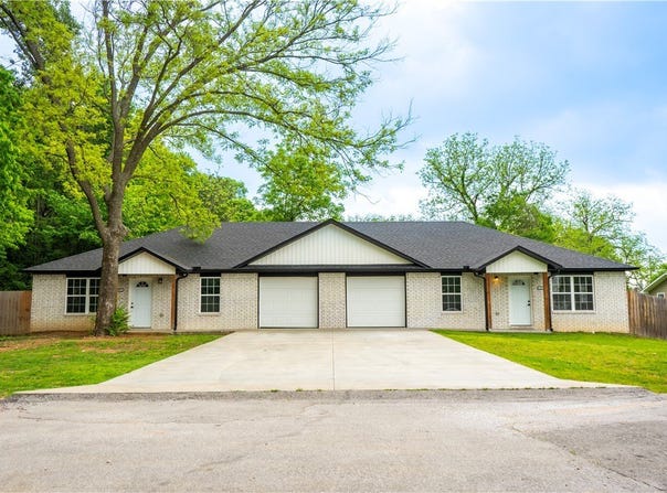 517 N Oak Hill Street, Siloam Springs, AR 72761