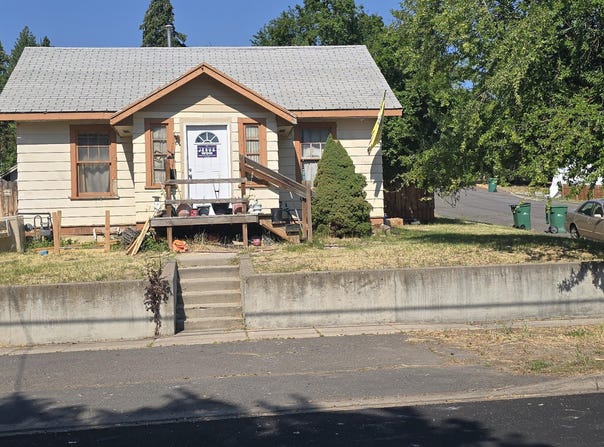 1642 Crescent Avenue, Klamath Falls, OR 97601