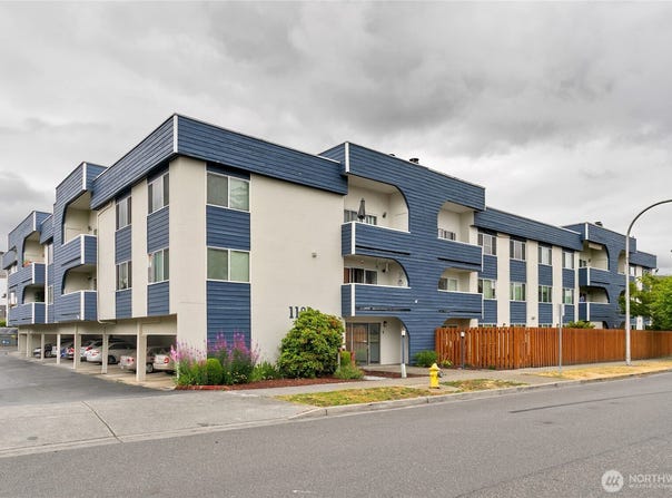 1100 NE Harrington Avenue NE 211, Renton, WA 98056