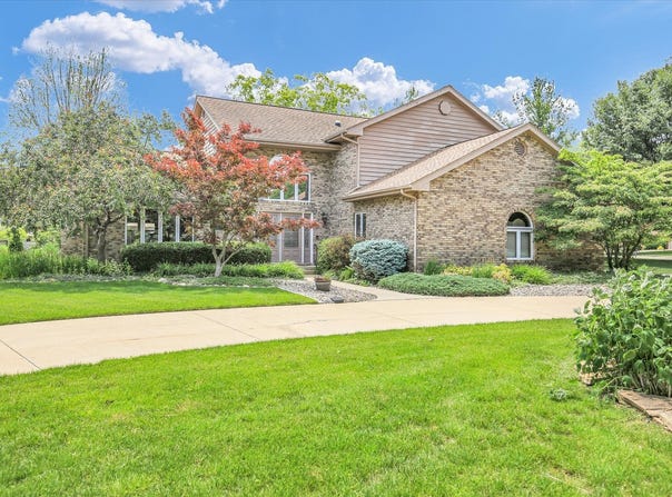 1801 Bentbrook Drive, Champaign, IL 61822