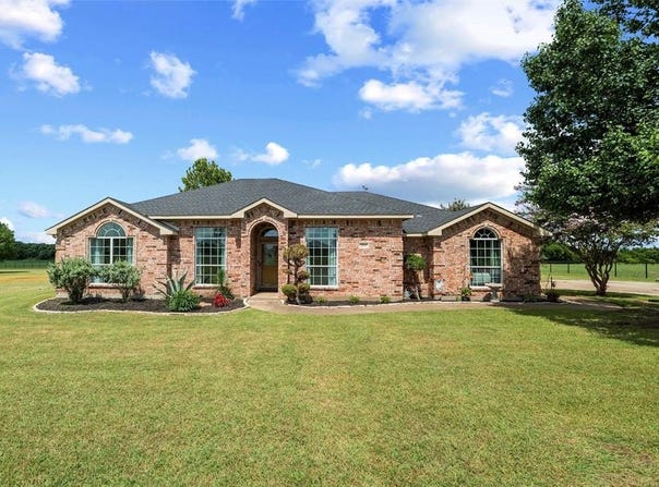 201 Vinyard Drive, Waxahachie, TX 75167