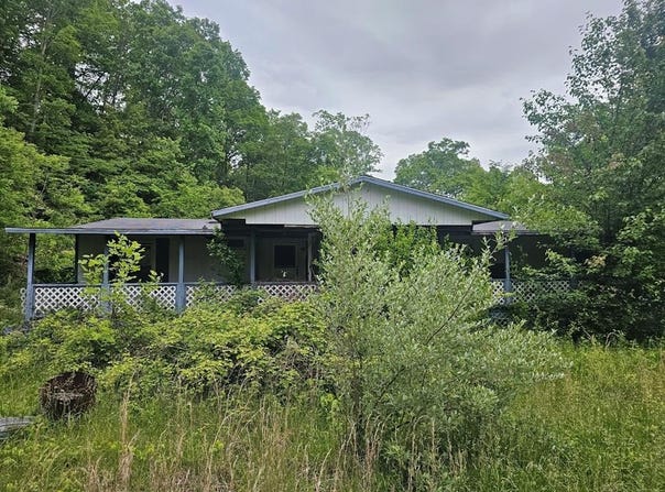 318 Lost Road, Richlands, VA 24641