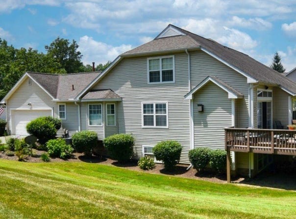 310 Blair Circle, Aurora, OH 44202