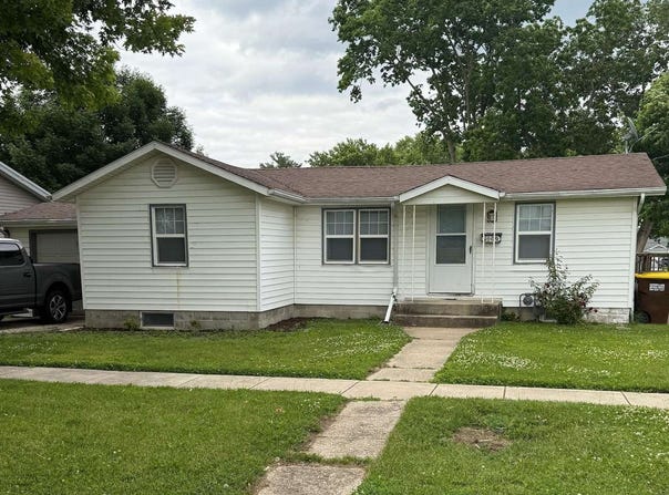 1009 S 4th, OREGON, IL 61061