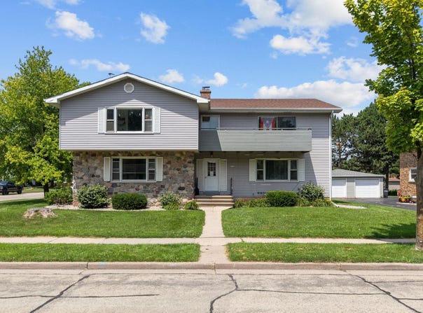 1316 BISMARCK Avenue, OSHKOSH, WI 54902