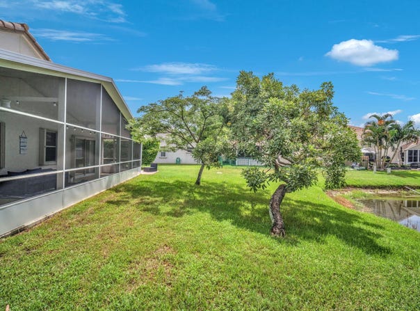 8576 WINDY Circle, Boynton Beach, FL 33472