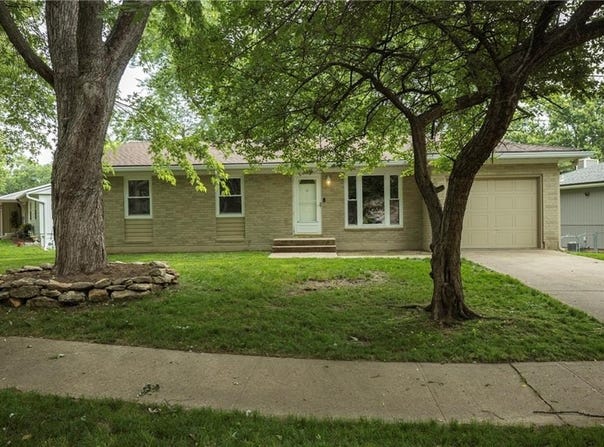 2105 Calumet Drive, Independence, MO 64057