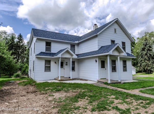 1302 Church Street, Moscow, PA 18444