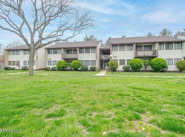 12 Avon Drive, East Windsor, NJ 08520