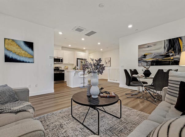 5885 Cadence Ave, Dublin, CA 94568