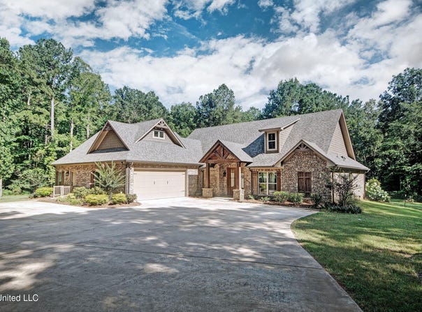 2072 Quail Hill Road, Brandon, MS 39042