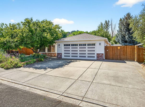 110 Freshwater Drive, Phoenix, OR 97535