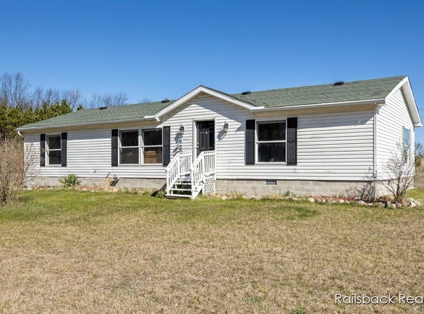 11752 Almy Road, Lakeview, MI 48850