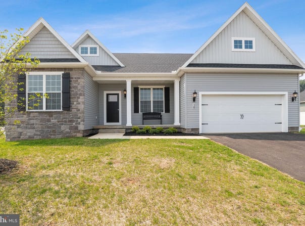 138 LEDGER DRIVE, HANOVER, PA 17331