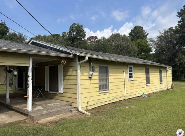 306 Doris St., Queen City, TX 75572