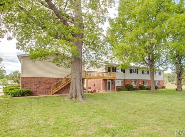 5310 Godfrey Road, Godfrey, IL 62035