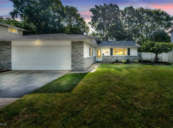 4499 Camellia Lane, North Olmsted, OH 44070