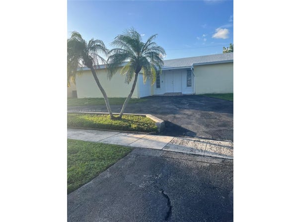 11711 NW 29th St, Sunrise, FL 33323