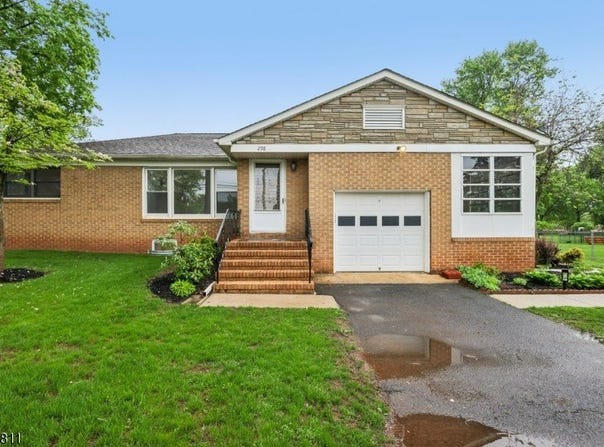 298 Cedar Grove Ln, Franklin Twp., NJ 08873-5209
