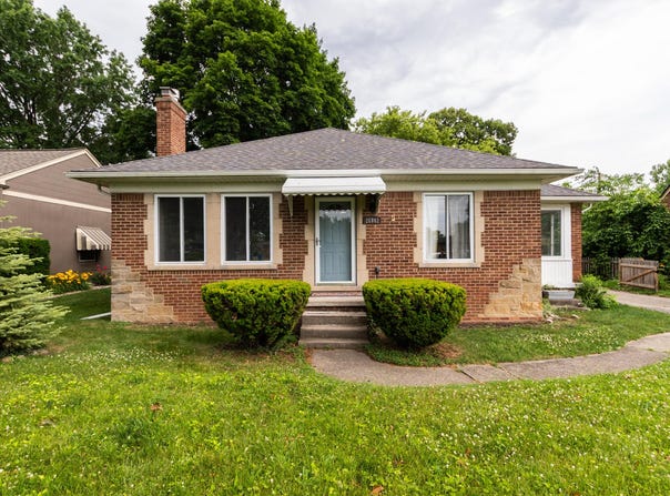 26002 Joy Road, Redford, MI 48239