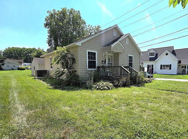 325 W Main Street, Mooresville, IN 46158