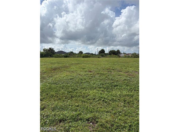 1126 NW 9th Street, Cape Coral, FL 33993