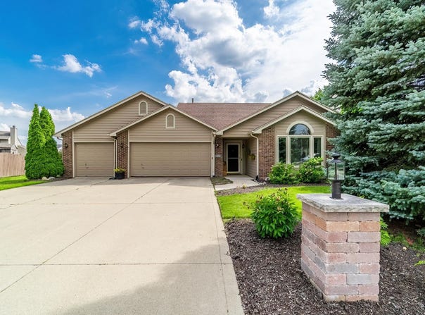 14831 Bitternut Lane, Fort Wayne, IN 46814