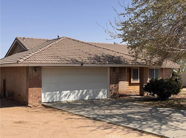 15102 Fir Street, Hesperia, CA 92345