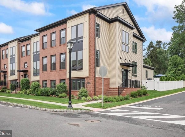 15 E HARTWICK DRIVE, SKILLMAN, NJ 08558