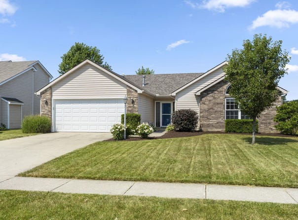 16039 Grand Willow Boulevard, Huntertown, IN 46748