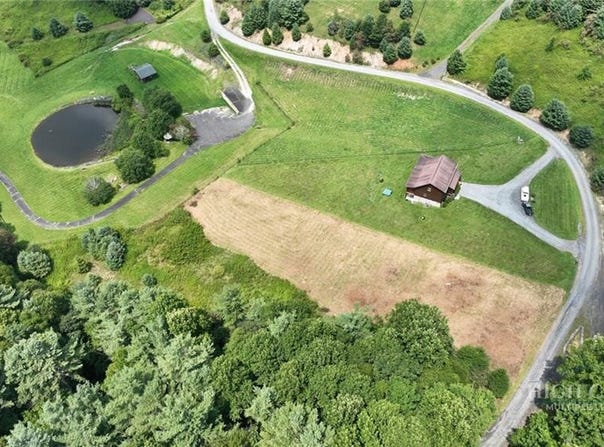 Cedar Road, Fleetwood, NC 28626