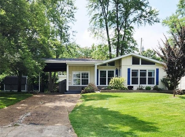 316 Lakeside Drive, Ballwin, MO 63021