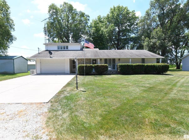 107 E HARRISON Street, Edinburg, IL 62531