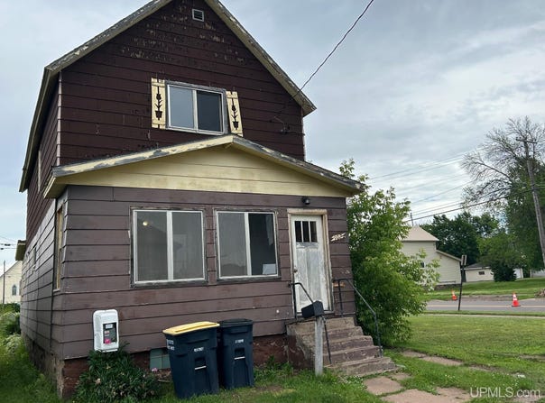 102 N Mansfield, Ironwood, MI 49938