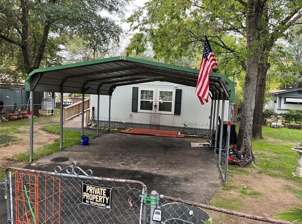 134 Grissom Drive, Gun Barrel City, TX 75156