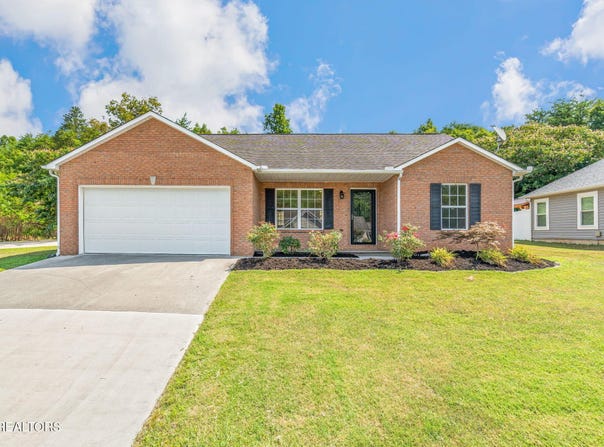 518 Drakewood Rd, Knoxville, TN 37924