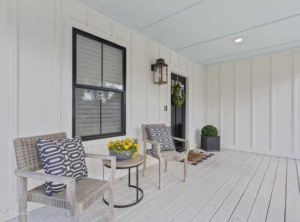 406 Russell Avenue, Ocean Springs, MS 39564