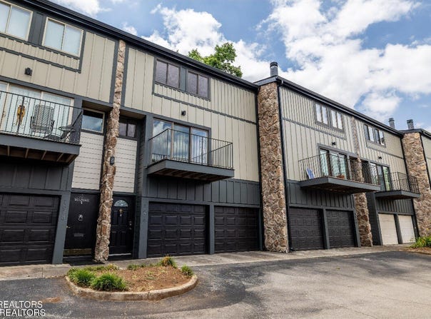 1876 Cherokee Bluff Drive, Knoxville, TN 37920