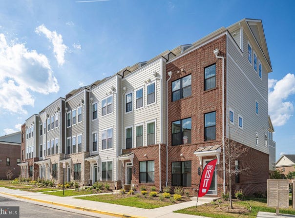 592 WATERMANS Drive, WOODBRIDGE, VA 22191