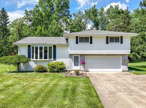 164 N Oakmont Drive, Northfield, OH 44067