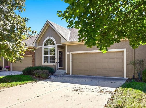 15517 W 61ST Street, Shawnee, KS 66217