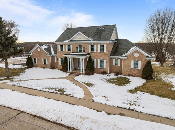 632 CAMBRIDGE Drive, RIPON, WI 54971