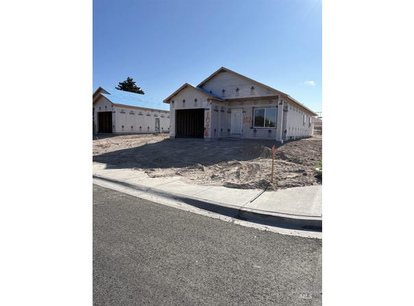 1026 S Eisenhower, Jerome, ID 83338