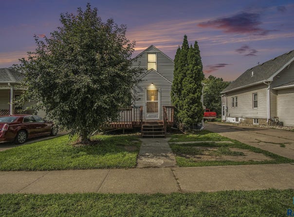 1704 10th St, Sioux Falls, SD 57104