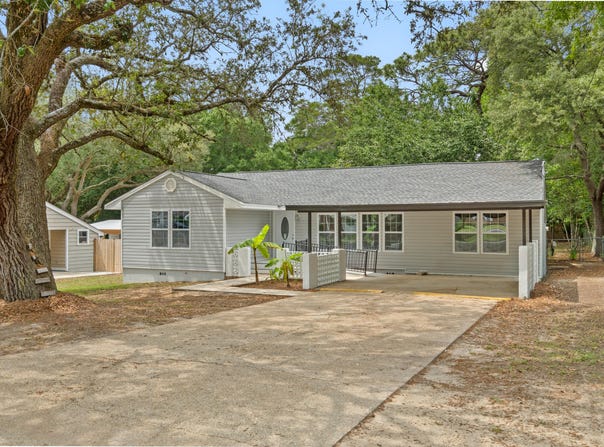 346 Edge Avenue, Valparaiso, FL 32580