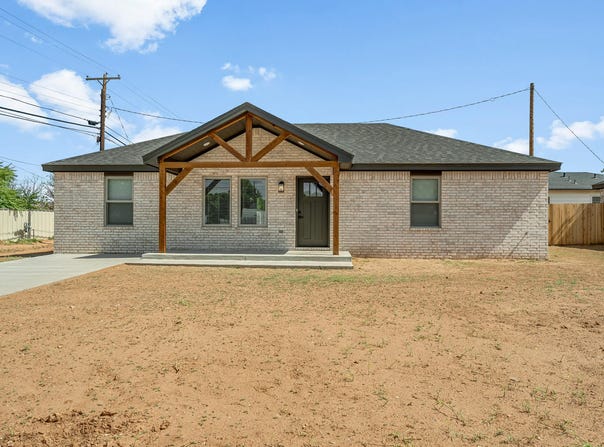 704 11th Street, Abernathy, TX 79311