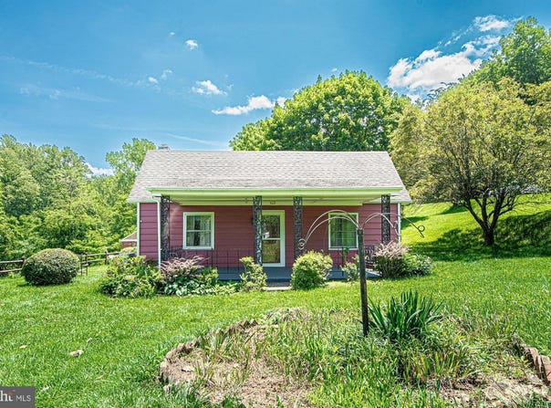 115 CHESTER GAP ROAD, CHESTER GAP, VA 22623