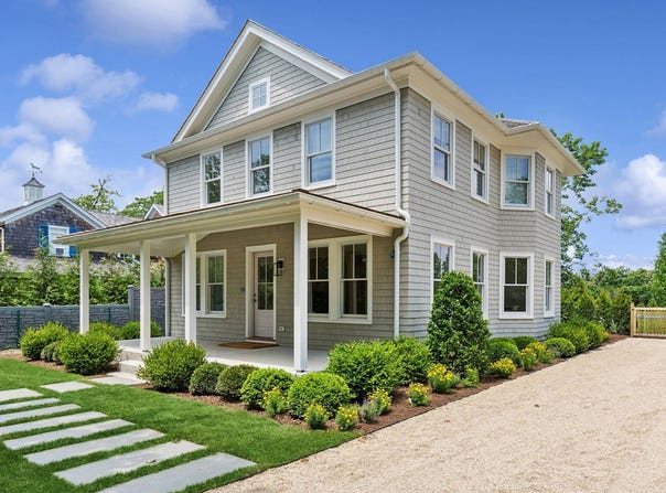 105 Willow Street, Southampton, NY 11968