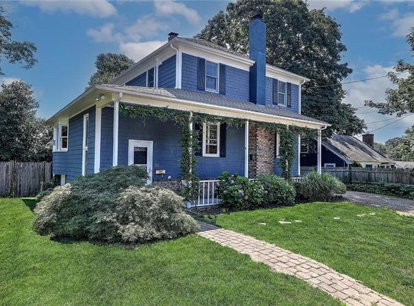 21 Carpenter Avenue, Barrington, RI 02806