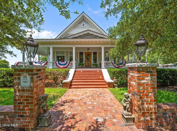 502 South Avenue, Oriental, NC 28571